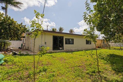 House in Homestead, Florida 4 bedrooms, 178.37 sq.m. № 2045677 - photo 14