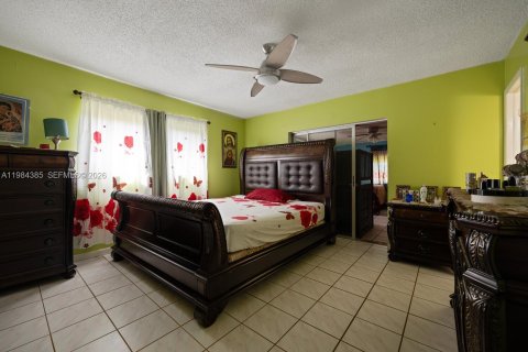 House in Homestead, Florida 4 bedrooms, 178.37 sq.m. № 2045677 - photo 6