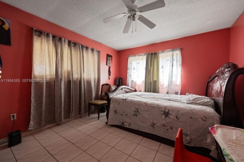 House in Homestead, Florida 4 bedrooms, 178.37 sq.m. № 2045677 - photo 5