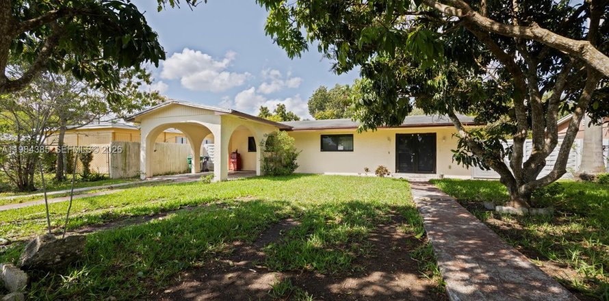 House in Homestead, Florida 4 bedrooms, 178.37 sq.m. № 2045677
