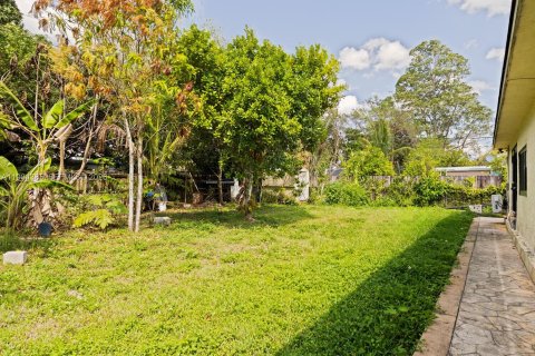 House in Homestead, Florida 4 bedrooms, 178.37 sq.m. № 2045677 - photo 15