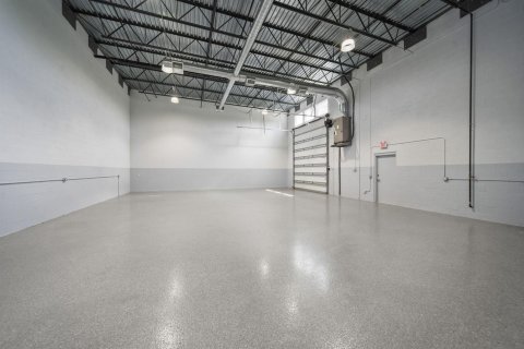 Propiedad comercial en venta en Jensen Beach, Florida № 2154392 - foto 3