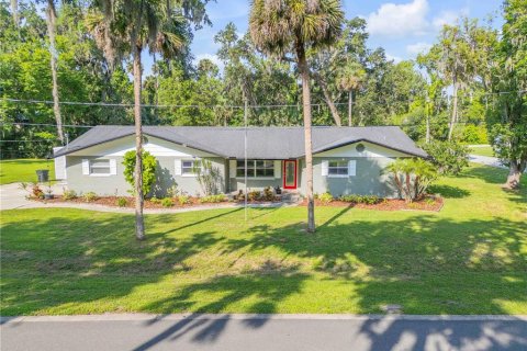 House in New Smyrna Beach, Florida 4 bedrooms, 222.87 sq.m. № 1742887 - photo 1