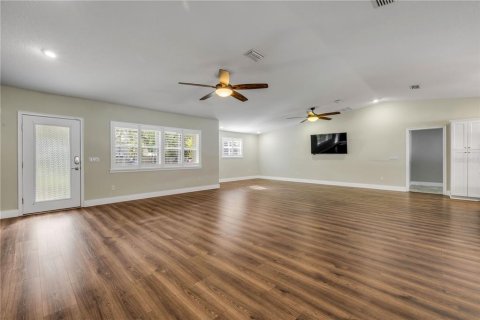 House in New Smyrna Beach, Florida 4 bedrooms, 222.87 sq.m. № 1742887 - photo 17