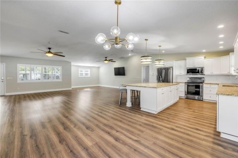 House in New Smyrna Beach, Florida 4 bedrooms, 222.87 sq.m. № 1742887 - photo 16