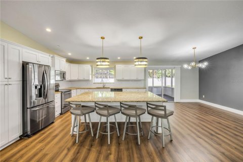 House in New Smyrna Beach, Florida 4 bedrooms, 222.87 sq.m. № 1742887 - photo 7