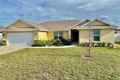 House in Ocala, Florida 4 bedrooms, 174.01 sq.m. № 1829624 - photo 1