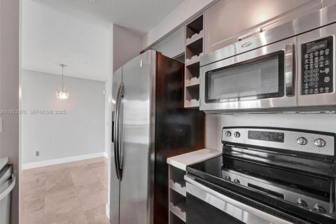 Copropriété à vendre à Miami, Floride: 2 chambres, 105.91 m2 № 1987946 - photo 15