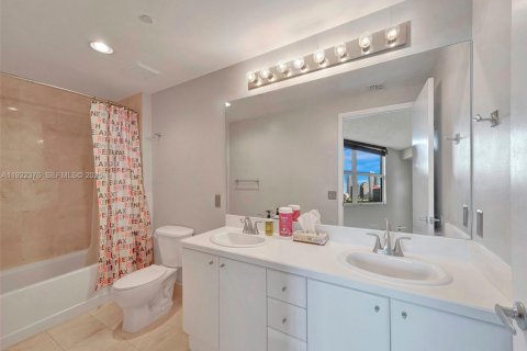 Copropriété à vendre à Miami, Floride: 2 chambres, 105.91 m2 № 1987946 - photo 7