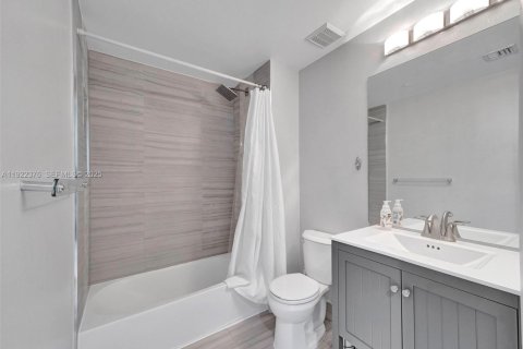 Copropriété à vendre à Miami, Floride: 2 chambres, 105.91 m2 № 1987946 - photo 22