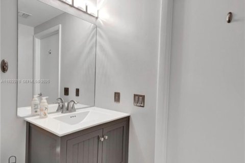 Copropriété à vendre à Miami, Floride: 2 chambres, 105.91 m2 № 1987946 - photo 23