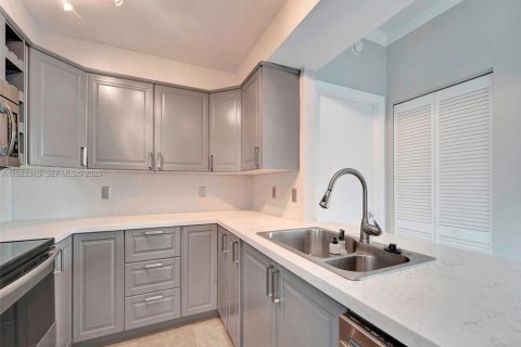 Copropriété à vendre à Miami, Floride: 2 chambres, 105.91 m2 № 1987946 - photo 17