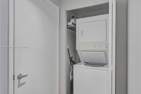 Copropriété à vendre à Miami, Floride: 2 chambres, 105.91 m2 № 1987946 - photo 21