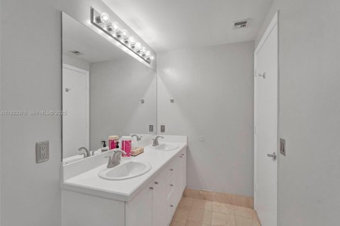 Copropriété à vendre à Miami, Floride: 2 chambres, 105.91 m2 № 1987946 - photo 8
