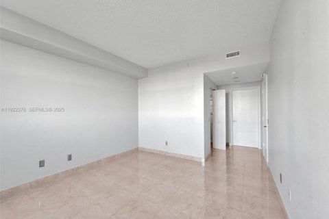 Copropriété à vendre à Miami, Floride: 2 chambres, 105.91 m2 № 1987946 - photo 12