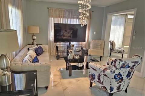 Touwnhouse à vendre à New Port Richey, Floride: 3 chambres, 134.99 m2 № 1777420 - photo 8