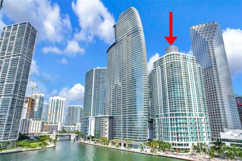 Condominio en alquiler en Miami, Florida, 1 dormitorio, 96.06 m2 № 1950851 - foto 2