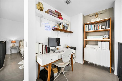 Condominio en alquiler en Miami, Florida, 1 dormitorio, 96.06 m2 № 1950851 - foto 29