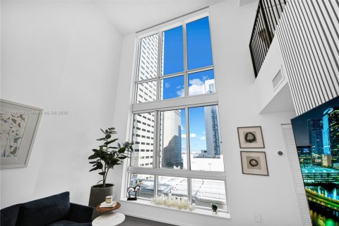 Condominio en alquiler en Miami, Florida, 1 dormitorio, 96.06 m2 № 1950851 - foto 9