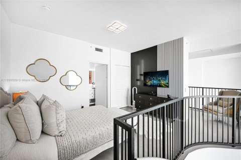Condominio en alquiler en Miami, Florida, 1 dormitorio, 96.06 m2 № 1950851 - foto 25