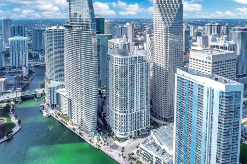 Condominio en alquiler en Miami, Florida, 1 dormitorio, 96.06 m2 № 1950851 - foto 3