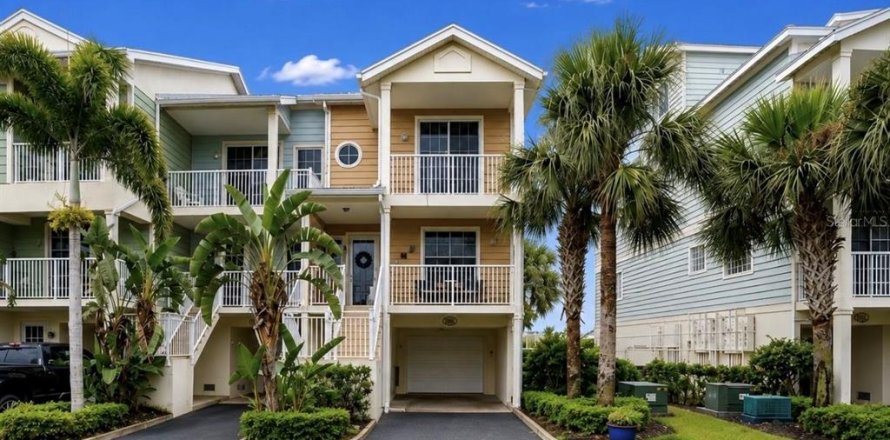 Touwnhouse à Ruskin, Floride 3 chambres, 147.99 m2 № 2285399