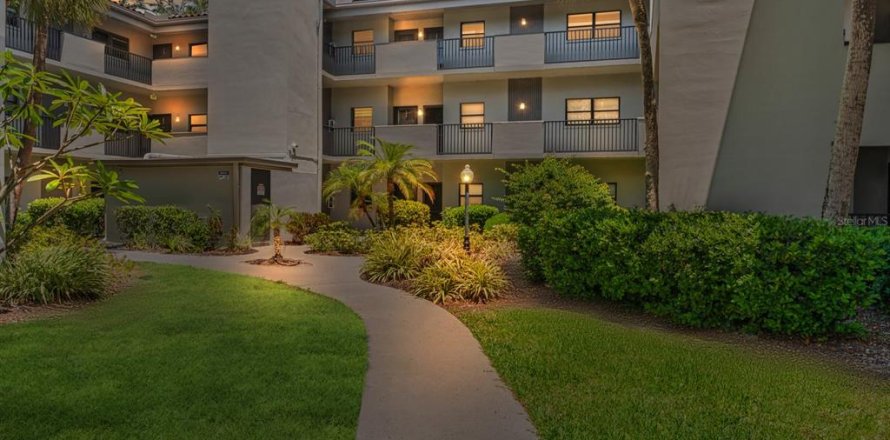 Condominio en Clearwater, Florida, 2 dormitorios № 2211456