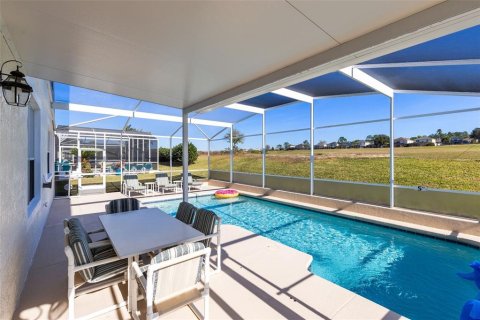 House in Davenport, Florida 5 bedrooms, 250.84 sq.m. № 2099043 - photo 15