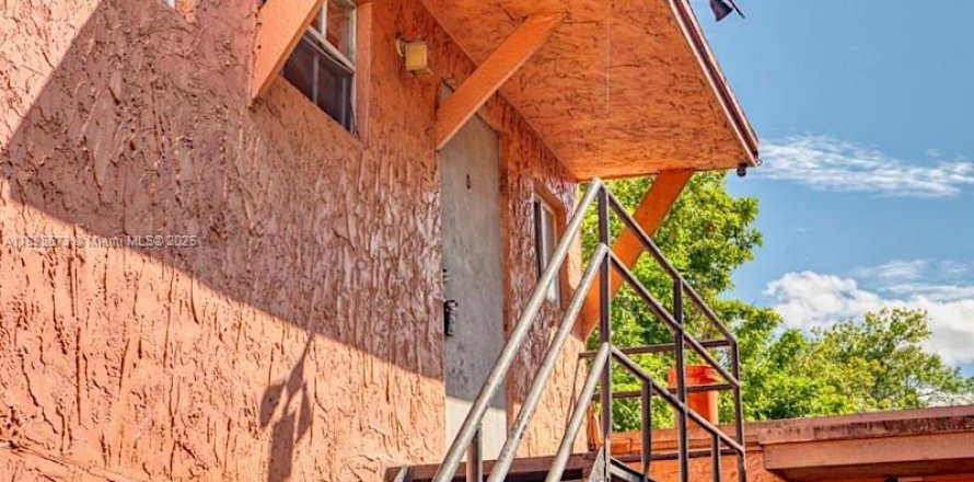 Дом в Майами, Флорида 2 спальни, 227.24м2 № 1950082