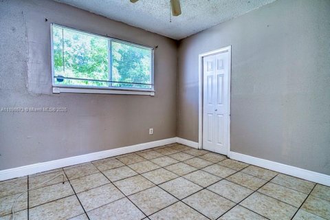 Снять в аренду виллу или дом в Майами, Флорида 2 спальни, 227.24м2, № 1950082 - фото 13