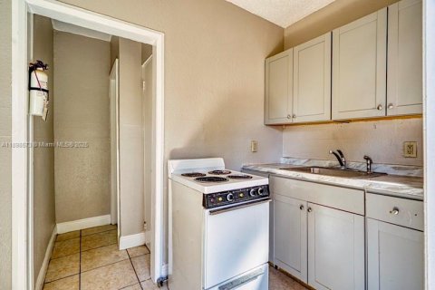 Снять в аренду виллу или дом в Майами, Флорида 2 спальни, 227.24м2, № 1950082 - фото 2