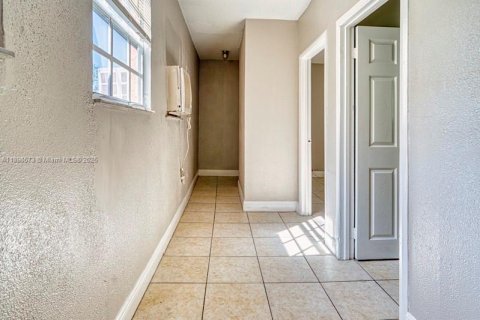 Снять в аренду виллу или дом в Майами, Флорида 2 спальни, 227.24м2, № 1950082 - фото 9