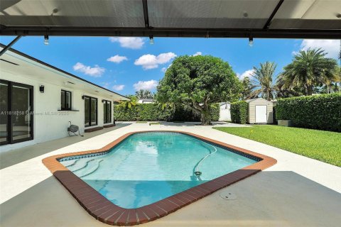 House in Miami, Florida 4 bedrooms, 189.8 sq.m. № 1802701 - photo 28
