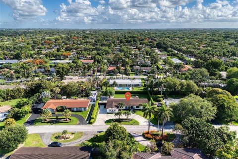 House in Miami, Florida 4 bedrooms, 189.8 sq.m. № 1802701 - photo 29