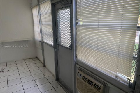 Condominio en alquiler en Miami Gardens, Florida, 1 dormitorio, 66.05 m2 № 1943478 - foto 6