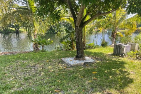 Condominio en alquiler en Miami Gardens, Florida, 1 dormitorio, 66.05 m2 № 1943478 - foto 12
