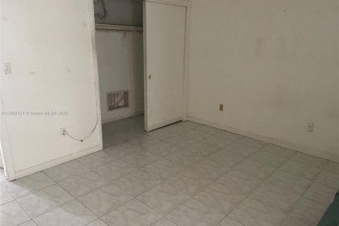 Condominio en alquiler en Miami Gardens, Florida, 1 dormitorio, 66.05 m2 № 1943478 - foto 5