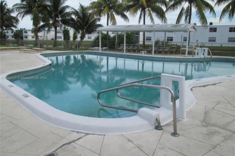 Condominio en alquiler en Miami Gardens, Florida, 1 dormitorio, 66.05 m2 № 1943478 - foto 8