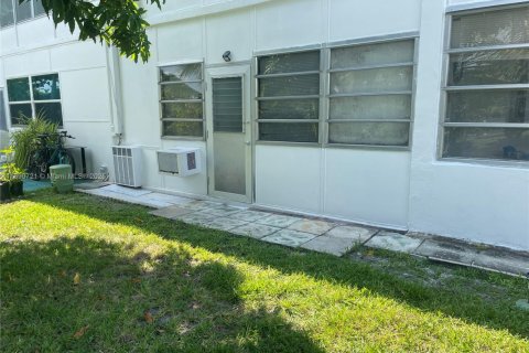 Condominio en alquiler en Miami Gardens, Florida, 1 dormitorio, 66.05 m2 № 1943478 - foto 13