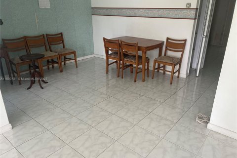 Condominio en alquiler en Miami Gardens, Florida, 1 dormitorio, 66.05 m2 № 1943478 - foto 4