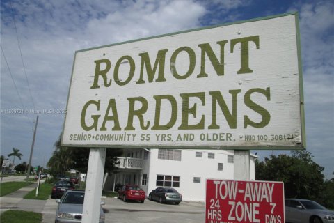 Condominio en alquiler en Miami Gardens, Florida, 1 dormitorio, 66.05 m2 № 1943478 - foto 1
