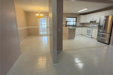Villa ou maison à louer à Pinellas Park, Floride: 3 chambres, 111.11 m2 № 2373423 - photo 6