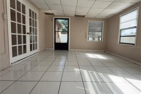 Villa ou maison à louer à Pinellas Park, Floride: 3 chambres, 111.11 m2 № 2373423 - photo 28