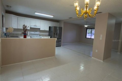 Villa ou maison à louer à Pinellas Park, Floride: 3 chambres, 111.11 m2 № 2373423 - photo 7