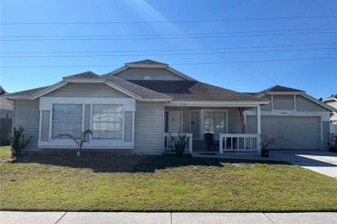 House in New Port Richey, Florida 4 bedrooms, 133.69 sq.m. № 2115454