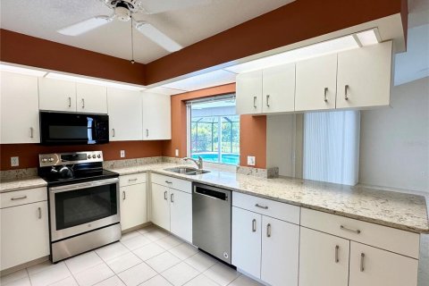 House in Venice, Florida 3 bedrooms, 210.24 sq.m. № 2238775 - photo 4