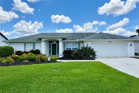 House in Venice, Florida 3 bedrooms, 210.24 sq.m. № 2238775 - photo 7