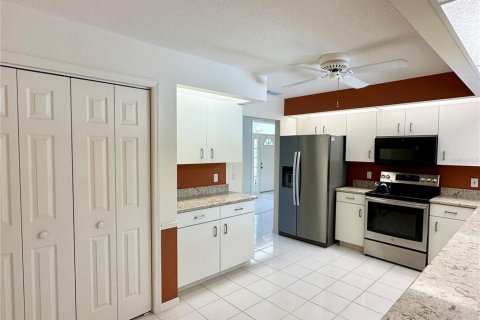 House in Venice, Florida 3 bedrooms, 210.24 sq.m. № 2238775 - photo 21