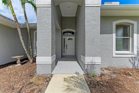 Villa ou maison à louer à Sarasota, Floride: 3 chambres, 152.45 m2 № 2383781 - photo 4
