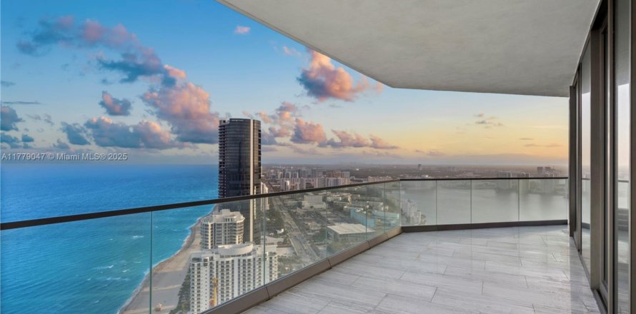 Condo in Sunny Isles Beach, Florida, 2 bedrooms  № 1868643